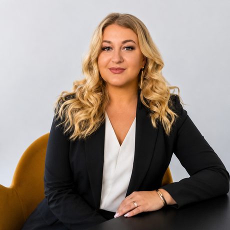 Darya — Head of client relations, El Relocator team
