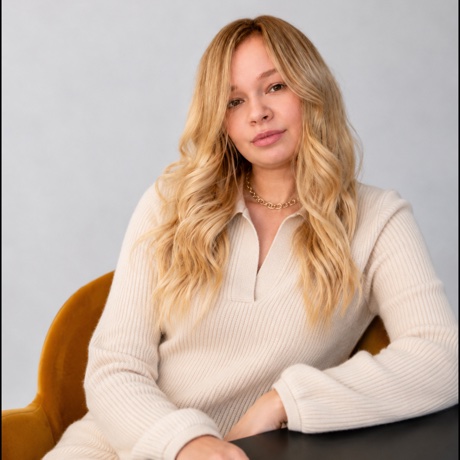 Elena — Operations manager, El Relocator team