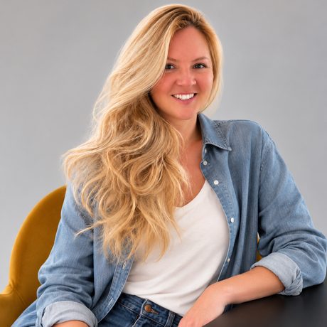 Evgenia — Client relations manager, El Relocator team